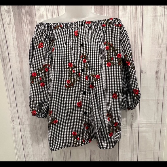 MIRROR IMAGE off the shoulders embroidered top/ size M - Picture 2 of 7